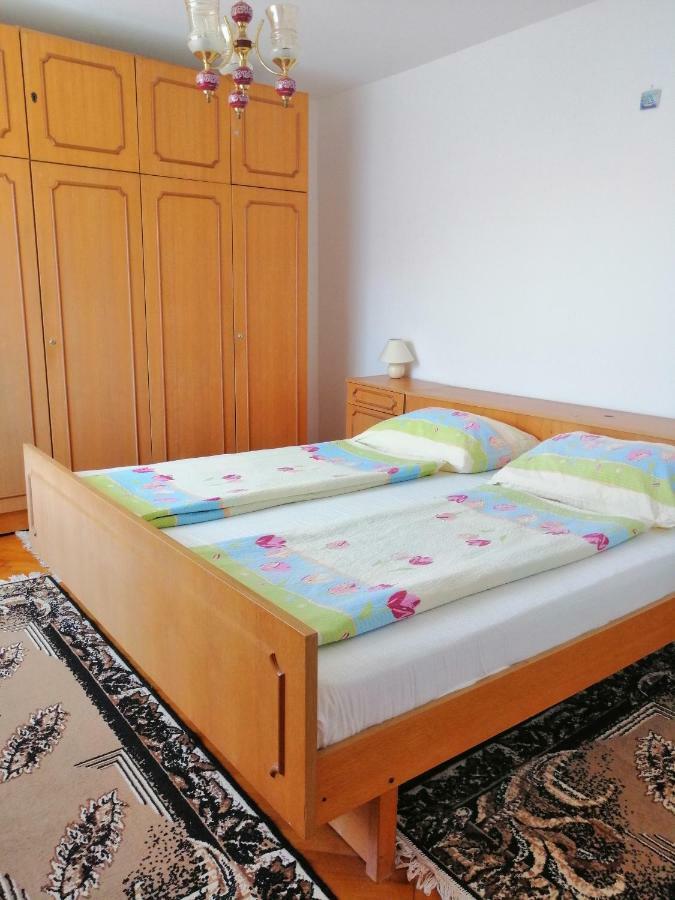 Apartments Luce Kornić Kültér fotó